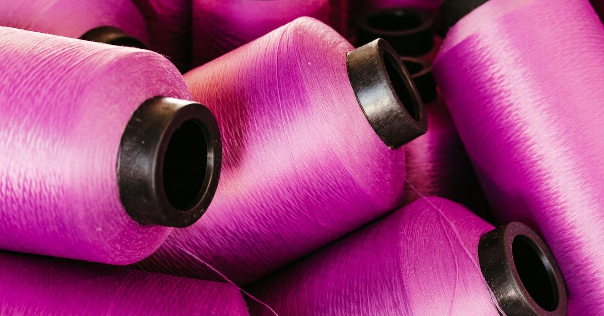 Nachhaltig stylen: Wie recyceltes Polyester wirklich sinnvoll zum Einsatz kommt
