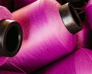 Nachhaltig stylen: Wie recyceltes Polyester wirklich sinnvoll zum Einsatz kommt