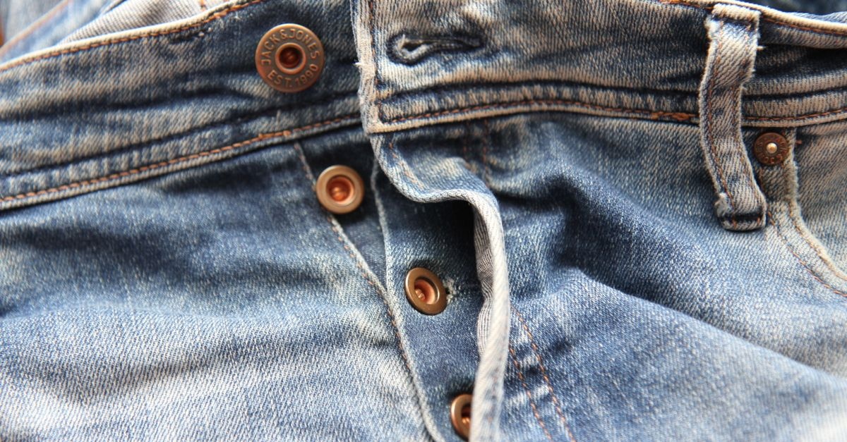 Von Stonewashed bis Raw: Welche Jeanswaschungen deinen Look wirklich verändern