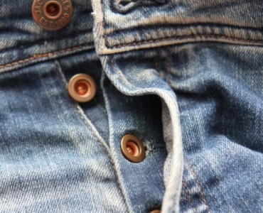 Von Stonewashed bis Raw: Welche Jeanswaschungen deinen Look wirklich verändern